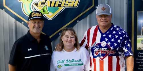 Prospect League Shatters Attendance Records 6 Tracy Glenn (Middle) with Cape Catfish President Glenn Campbell (Left) & General Manager Mark Hogan (Right)